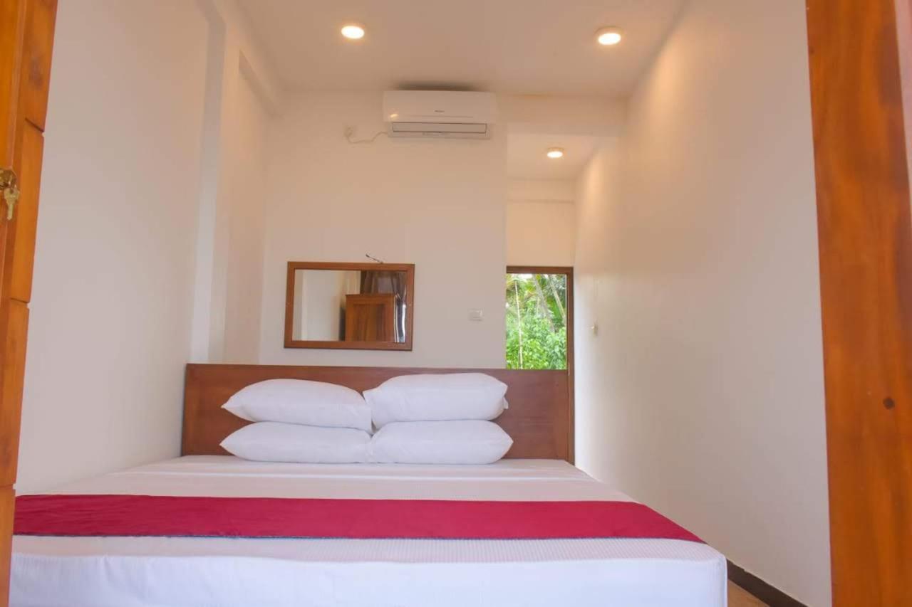 Ocean Breeze Villa 마타라 외부 사진