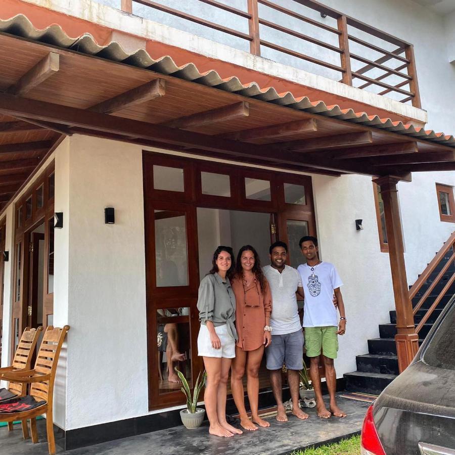 Ocean Breeze Villa 마타라 외부 사진